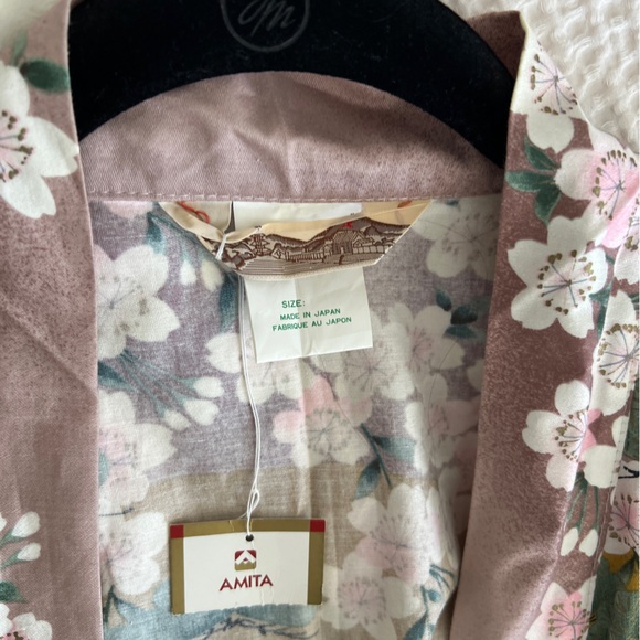 Amita Japanese Floral Kimono Robe - Picture 3 of 4